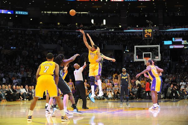 莱万：以前世界没有社媒，现在球员若不具备强大内心很难生活